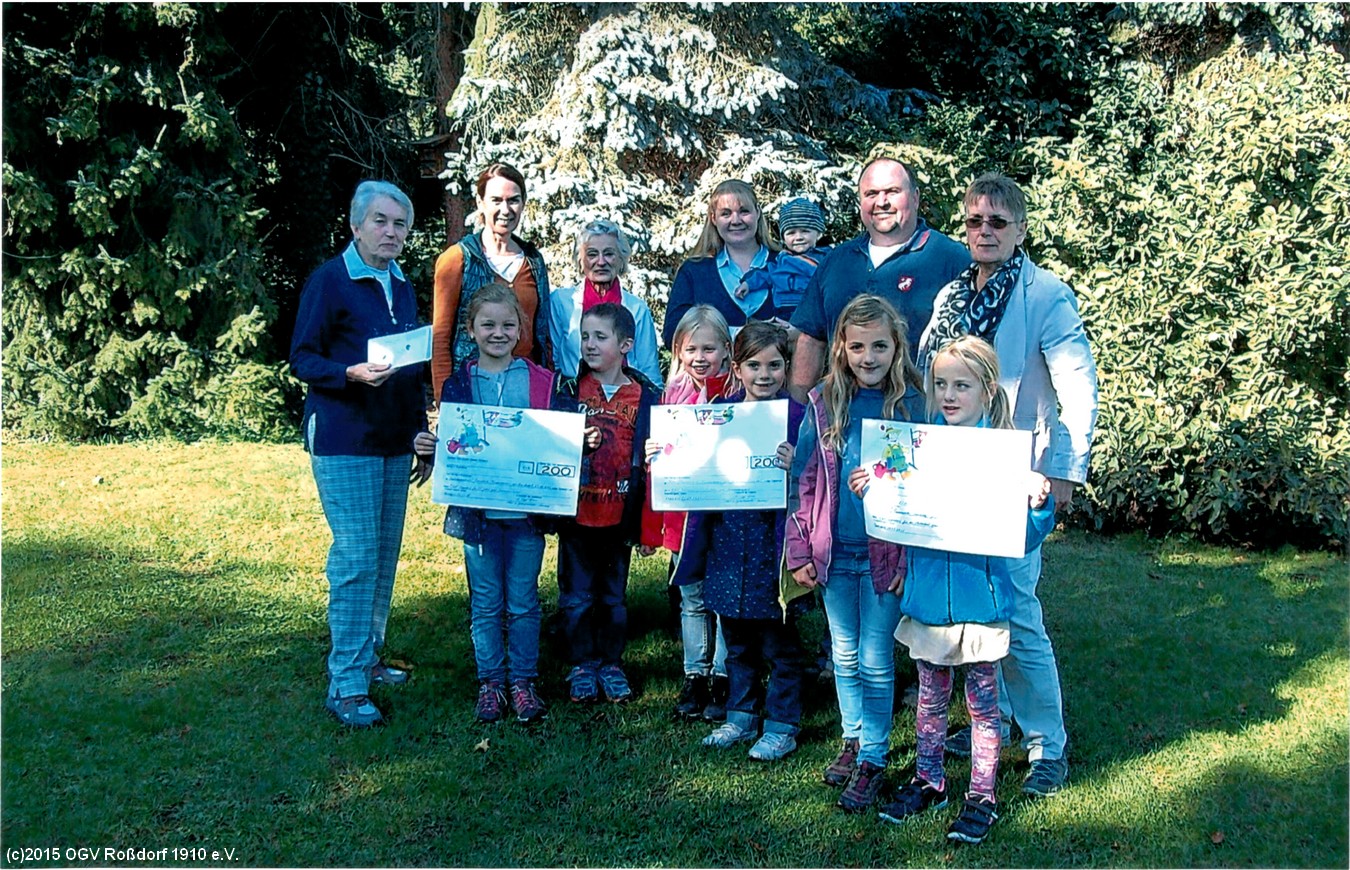 Übergabe der Erlöse vom Kinderfest Übergabe der Erlöse vom Kinderfest
